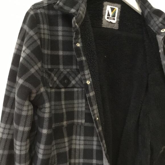 Voyager Dark Gray Plaid Sherpa Shirt - Picture 12 of 16